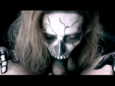 ❤️ Demon djevojka siše kurac svojim crnim ustima i guta spermu. ❤️❌ Seks video na hr.pornsexphoto.ru